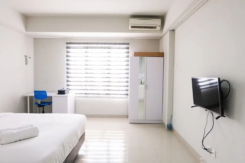 Legok: Beverly 90210 Studio Apartment at Serpong