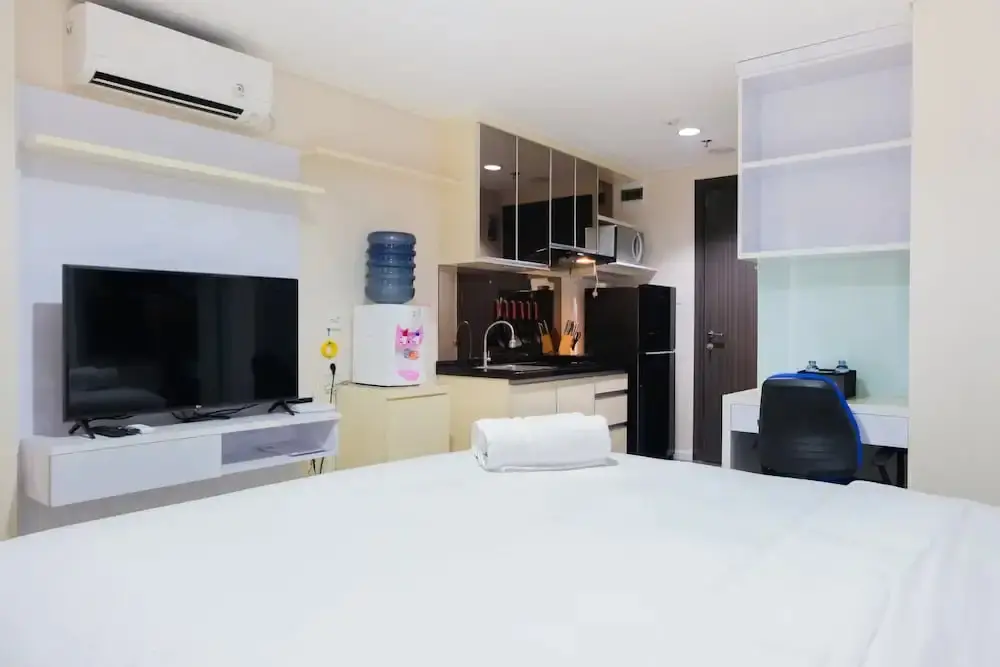 Южный Тангеранг: Highest Value Studio Room at Bintaro Icon Apartment
