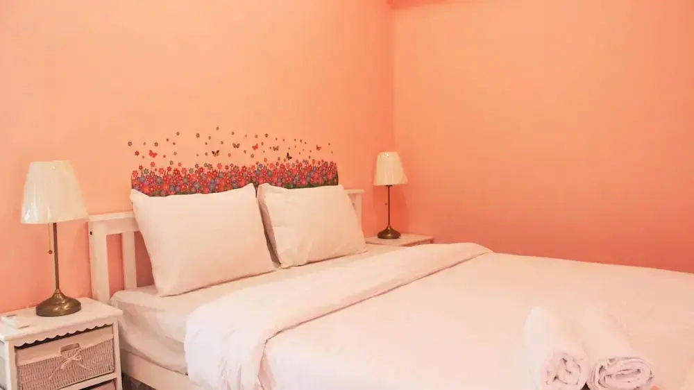 Бандунг: Modern 2BR Apartment at Newton Residence