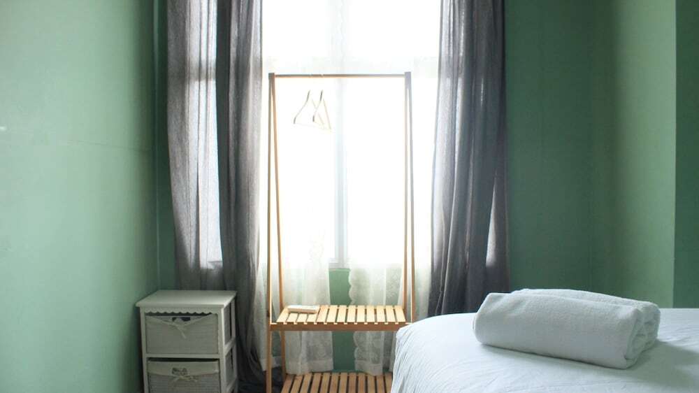 Бандунг: Modern 2BR Apartment at Newton Residence
