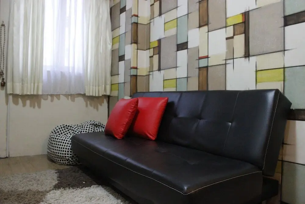 Бандунг: Minimalist 2BR The Suites Metro Apartment By Travelio