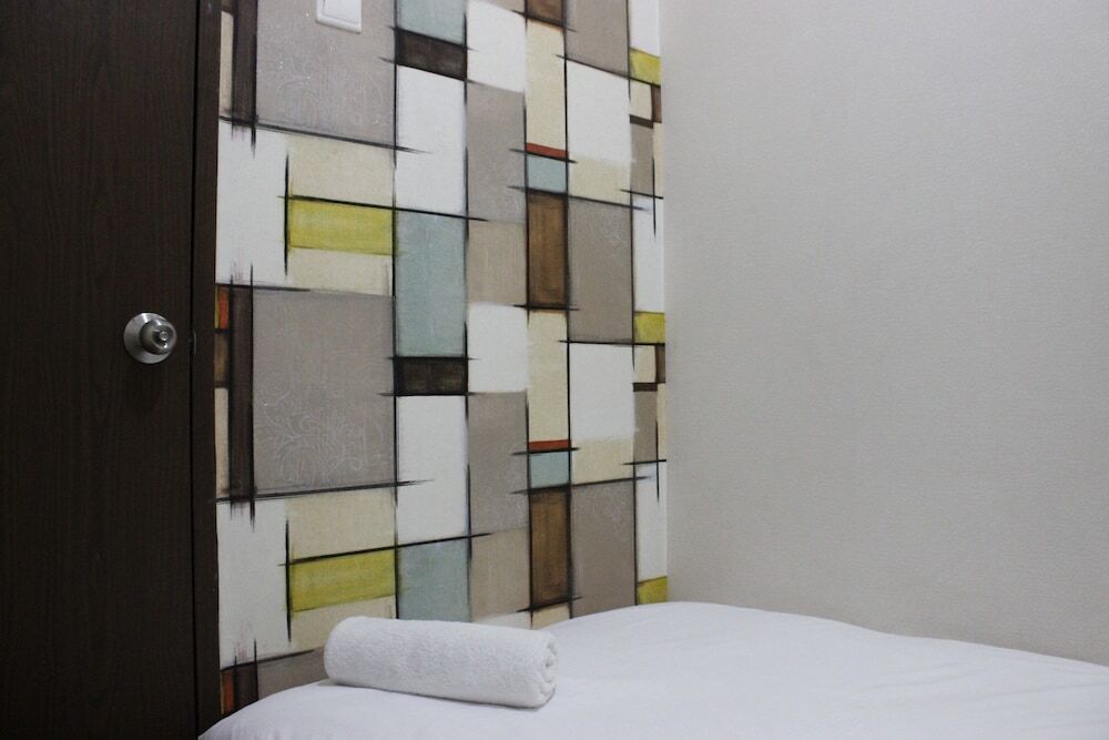 Бандунг: Minimalist 2BR The Suites Metro Apartment By Travelio