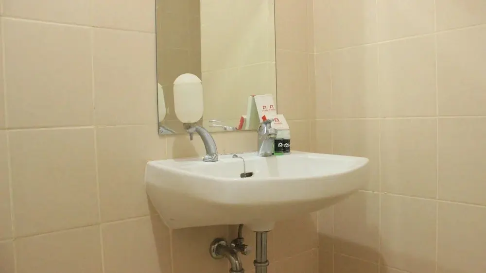 Бандунг: Modest 1BR Apartment at Parahyangan Residence