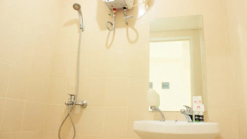 Бандунг: Modest 1BR Apartment at Parahyangan Residence