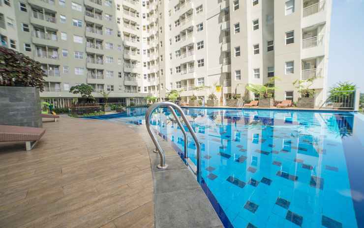 Бандунг: Elegant 1BR Parahyangan Residence Apartment With Mountain View by Travelio