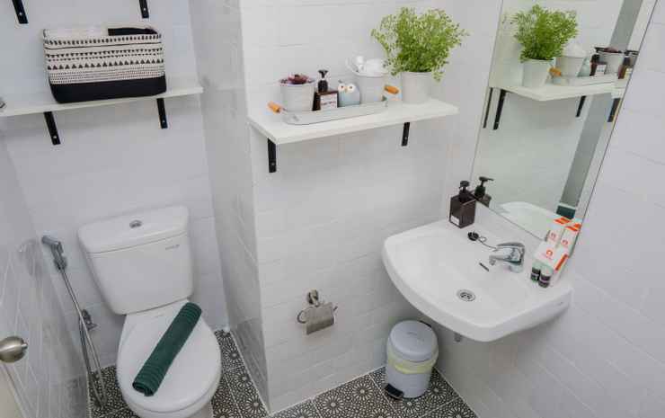 Бандунг: Elegant 1BR Parahyangan Residence Apartment With Mountain View by Travelio