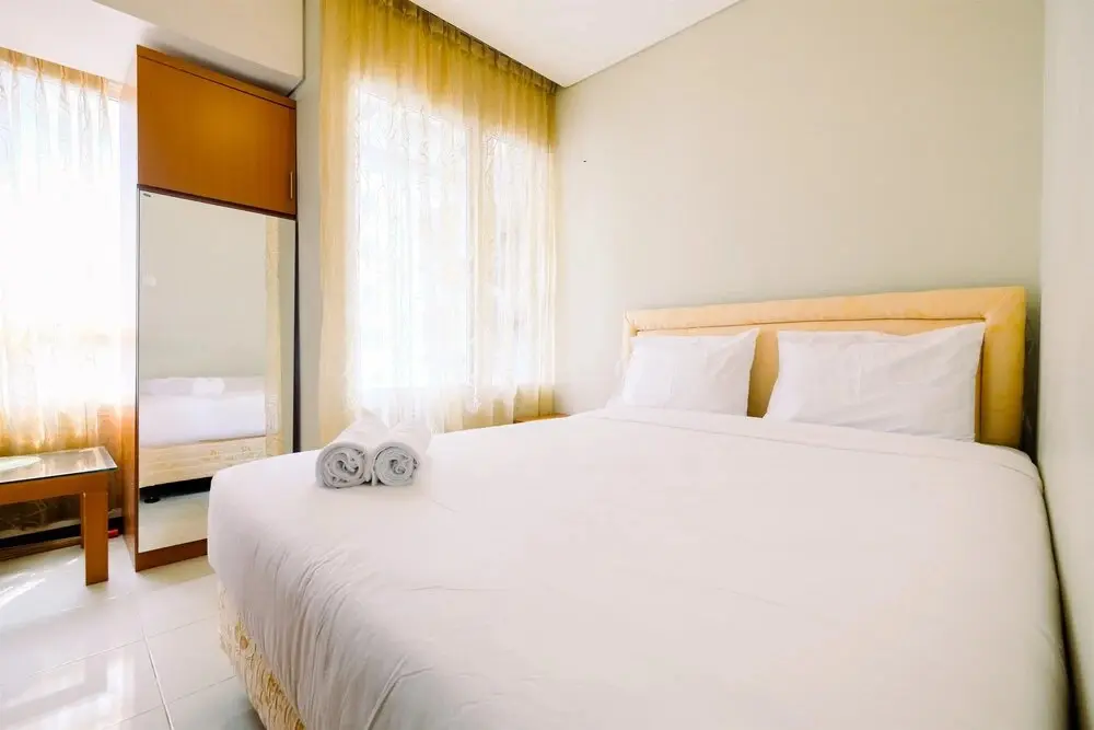 Джакарта: Cozy and Modern Studio at Nifarro Park Apartment