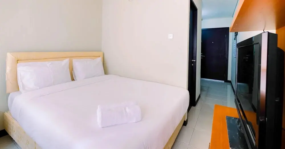 Джакарта: Cozy and Modern Studio at Nifarro Park Apartment