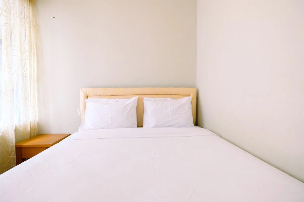 Джакарта: Cozy and Modern Studio at Nifarro Park Apartment