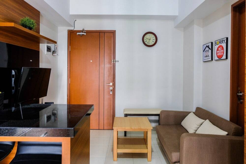 Южный Тангеранг: Elegant 1Br At Green Lake View Apartment
