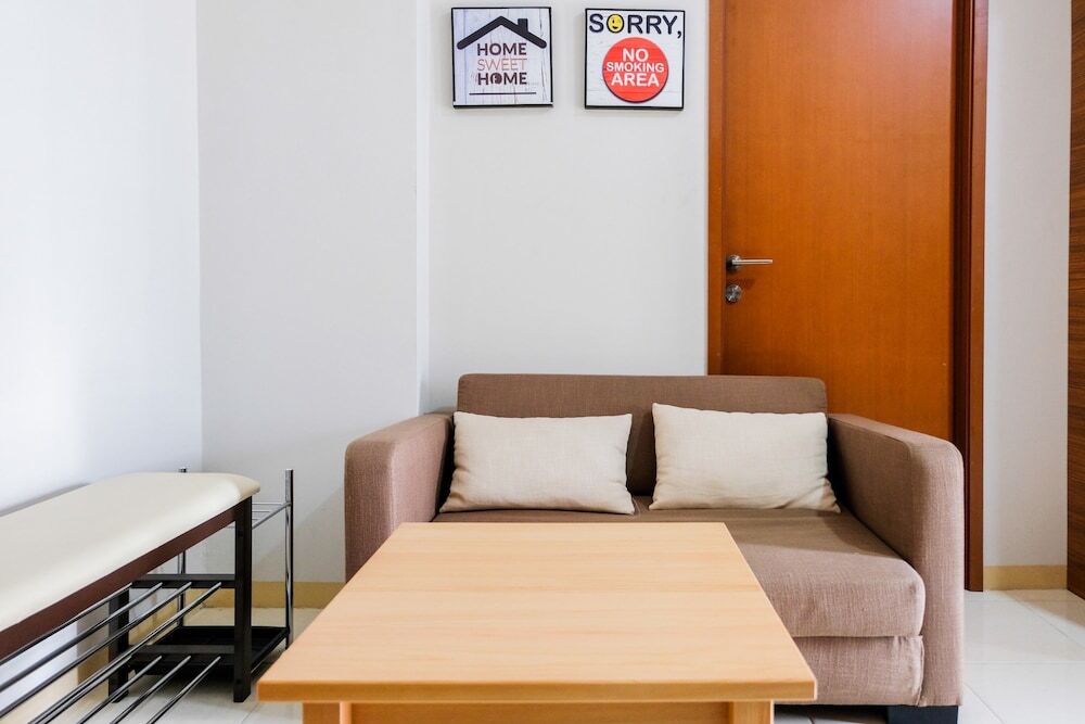 Южный Тангеранг: Elegant 1Br At Green Lake View Apartment