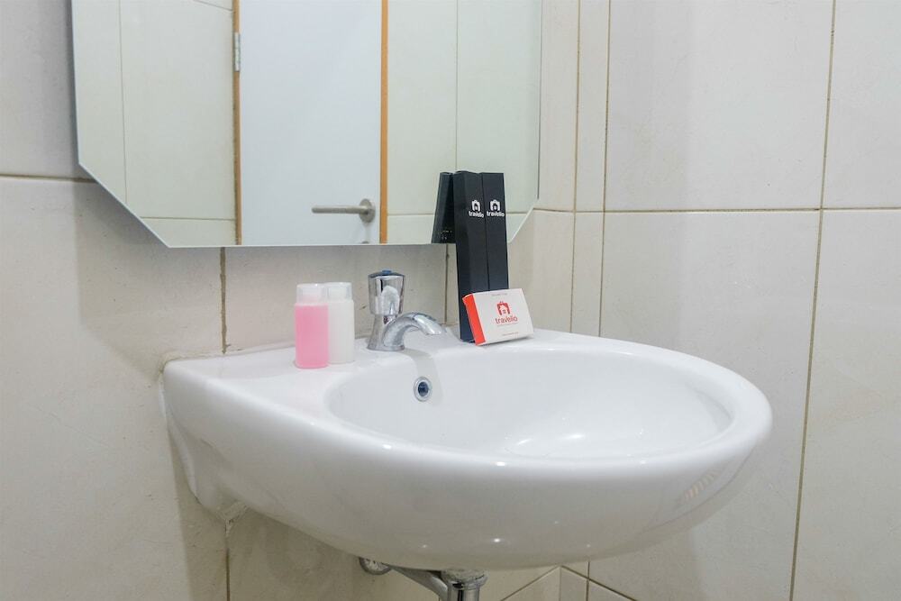 Тангеранг: Brand New Compact Studio The Nest Puri Apartment By Travelio