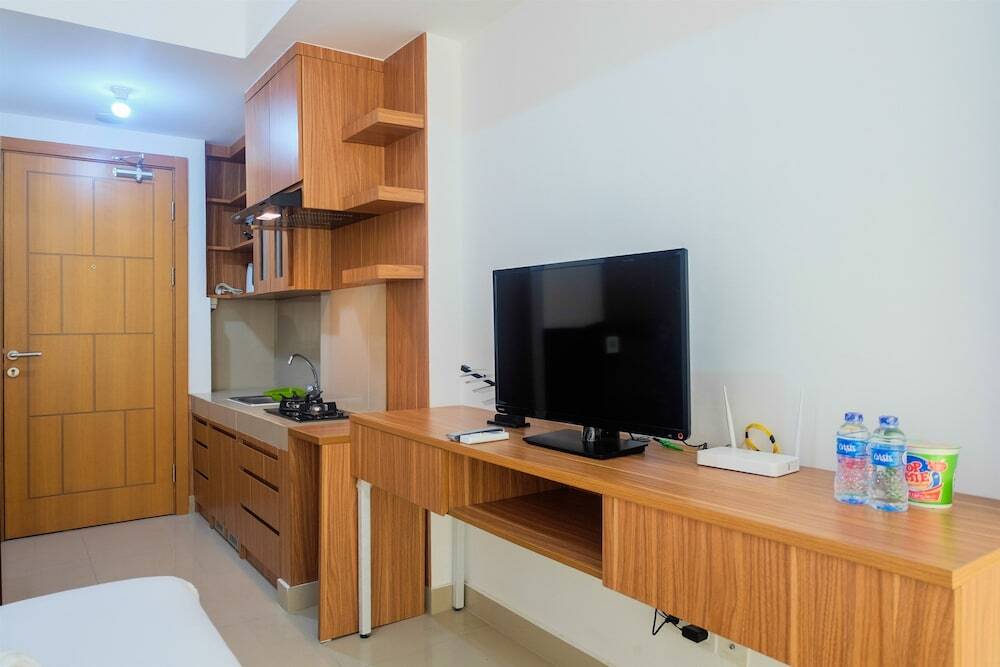 Тангеранг: Brand New Compact Studio The Nest Puri Apartment By Travelio