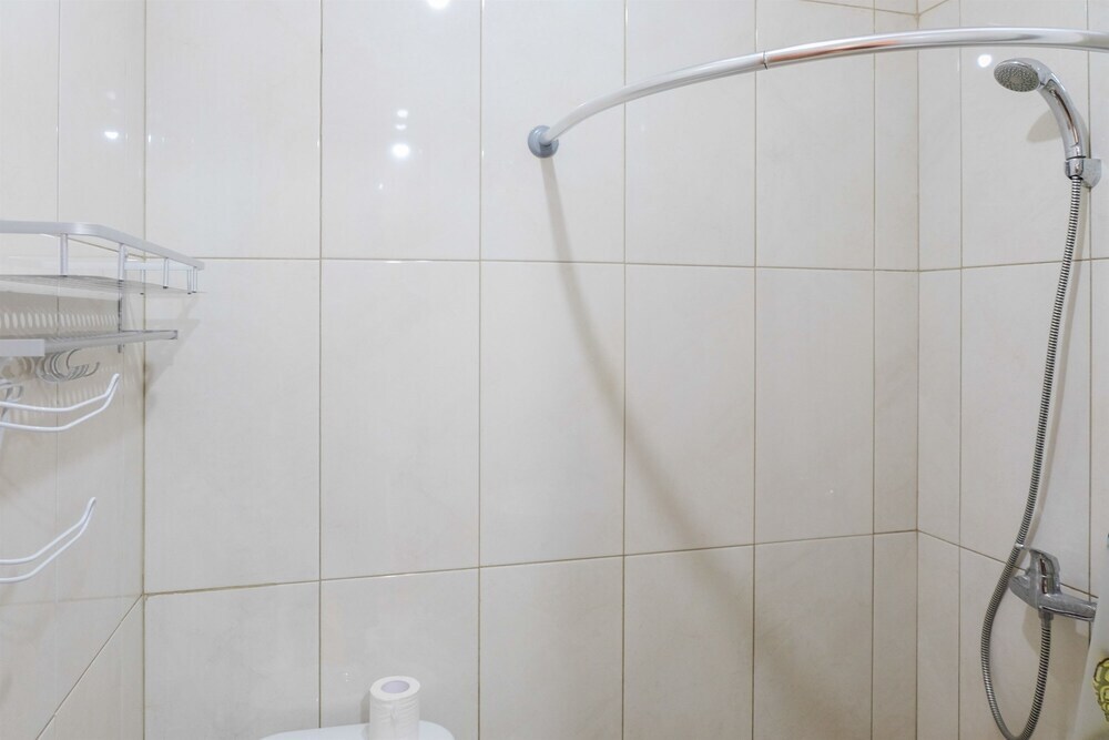 Тангеранг: Brand New Compact Studio The Nest Puri Apartment By Travelio