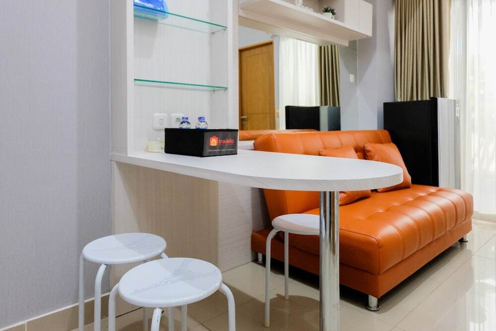 Тангеранг: Elegant 2BR at The Nest Puri Apartment By Travelio