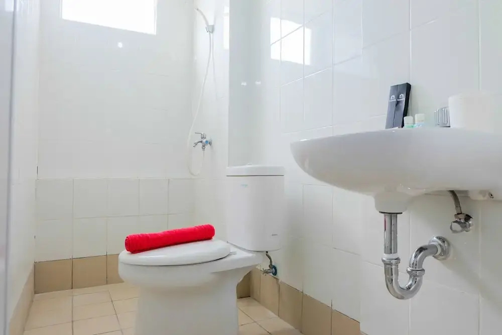 Джакарта: Spacious and Clean 3BR Bassura Apartment