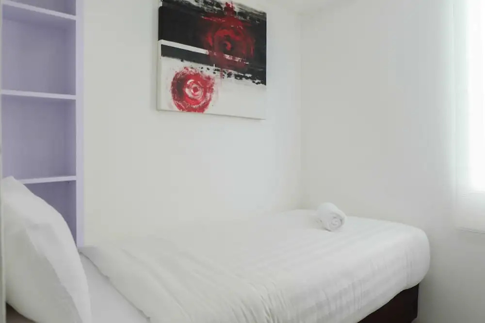 Джакарта: Spacious and Clean 3BR Bassura Apartment