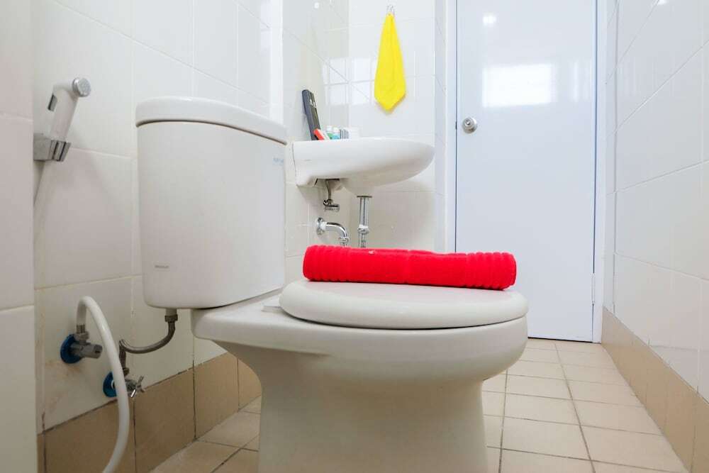 Джакарта: Spacious and Clean 3BR Bassura Apartment