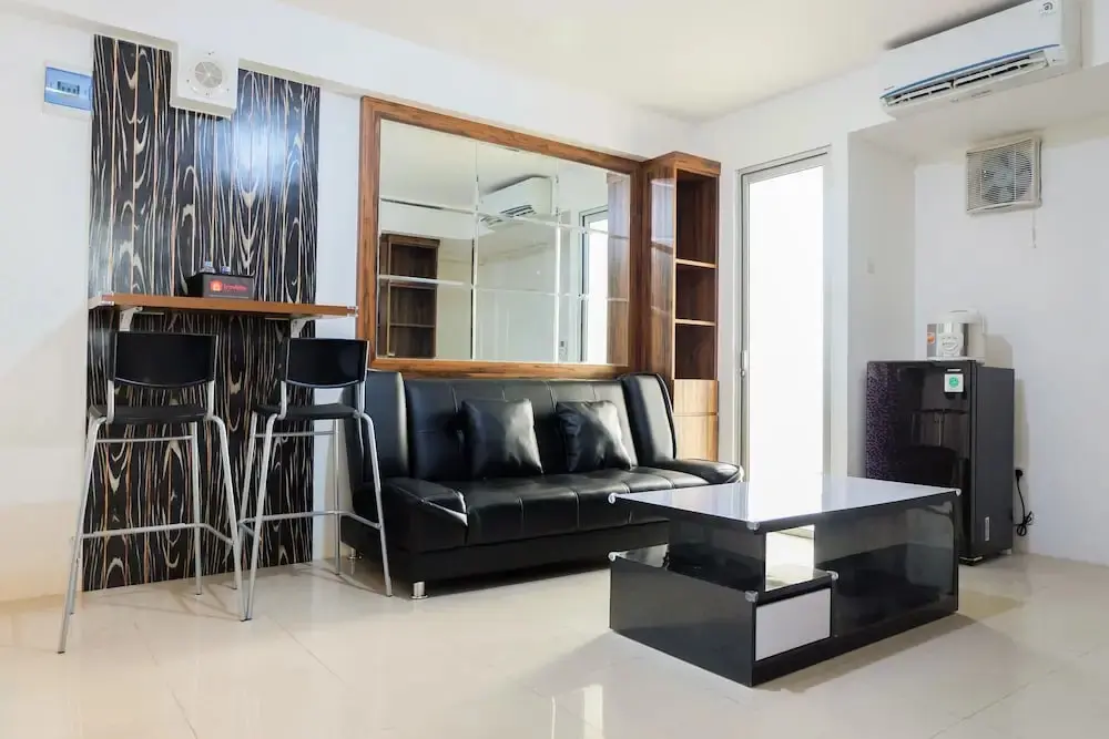 Джакарта: Spacious and Clean 3BR Bassura Apartment
