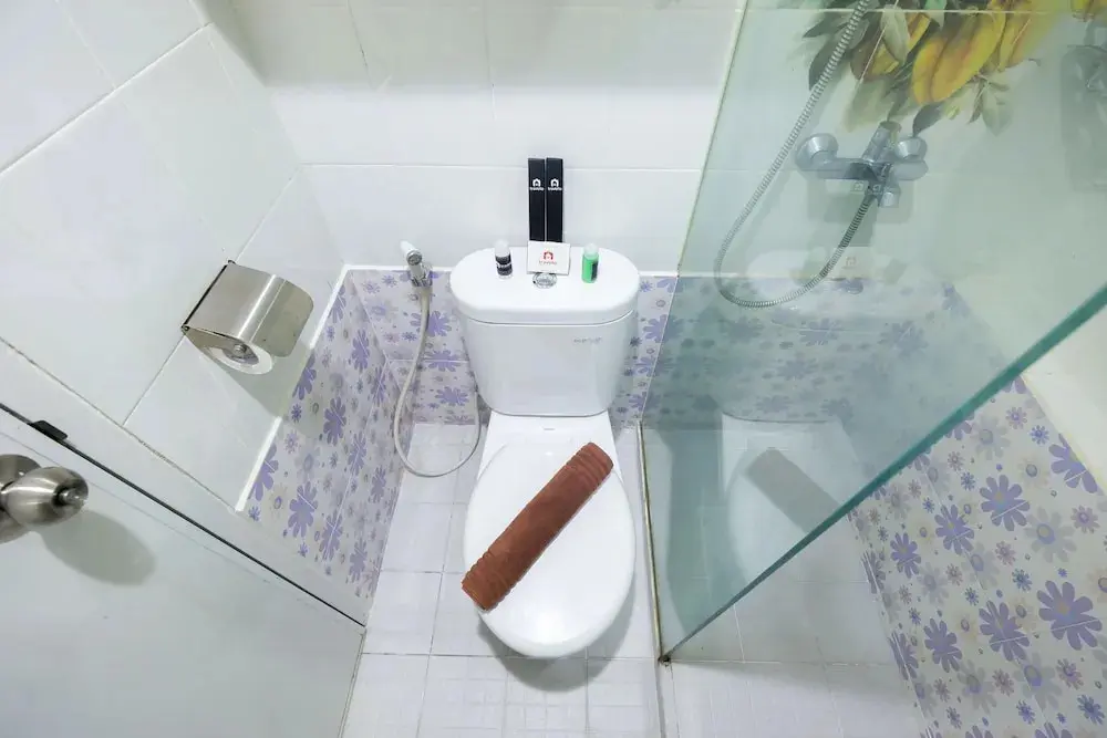 Джакарта: Homey 1BR Apartment @ Bassura City