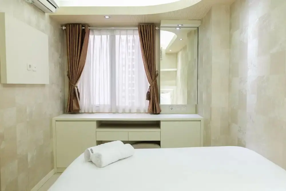 Джакарта: Compact 2BR Bassura City Apartment