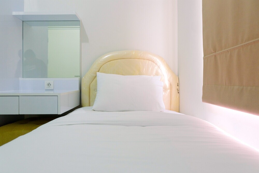 Бекаси: Clean 2Br Apartment @ Springlake Summarecon