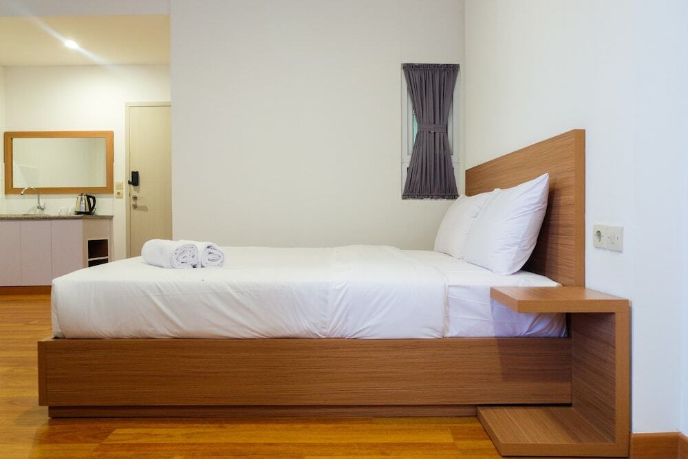 Чикаранг: Azalea Suites Cikarang Studio Apartment with Bathtub