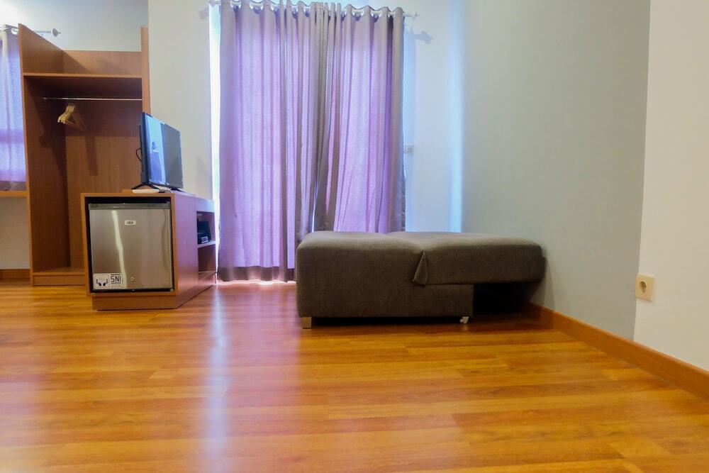 Чикаранг: Azalea Suites Cikarang Studio Apartment with Bathtub
