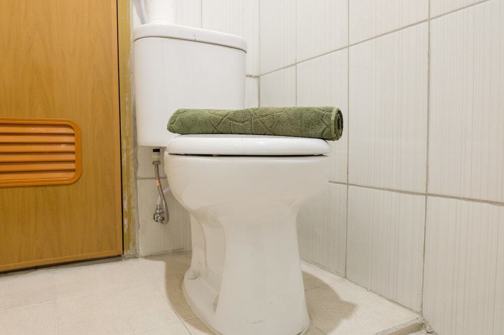 Чикаранг: Azalea Suites Cikarang Studio Apartment with Bathtub