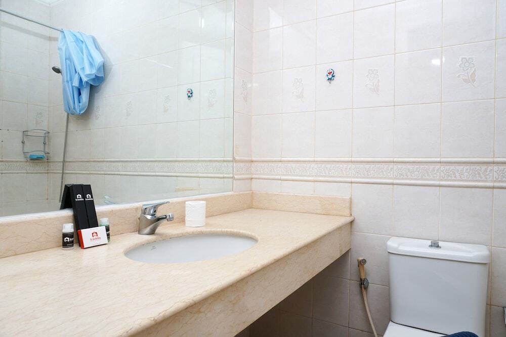 Джакарта: Homey 2br Ambassador 2 Apartment