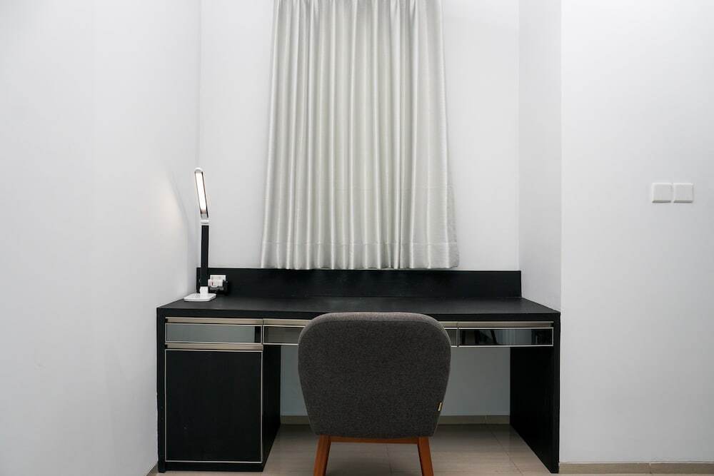 Джакарта: Modern 2BR Apartment at Citra Lake Suites