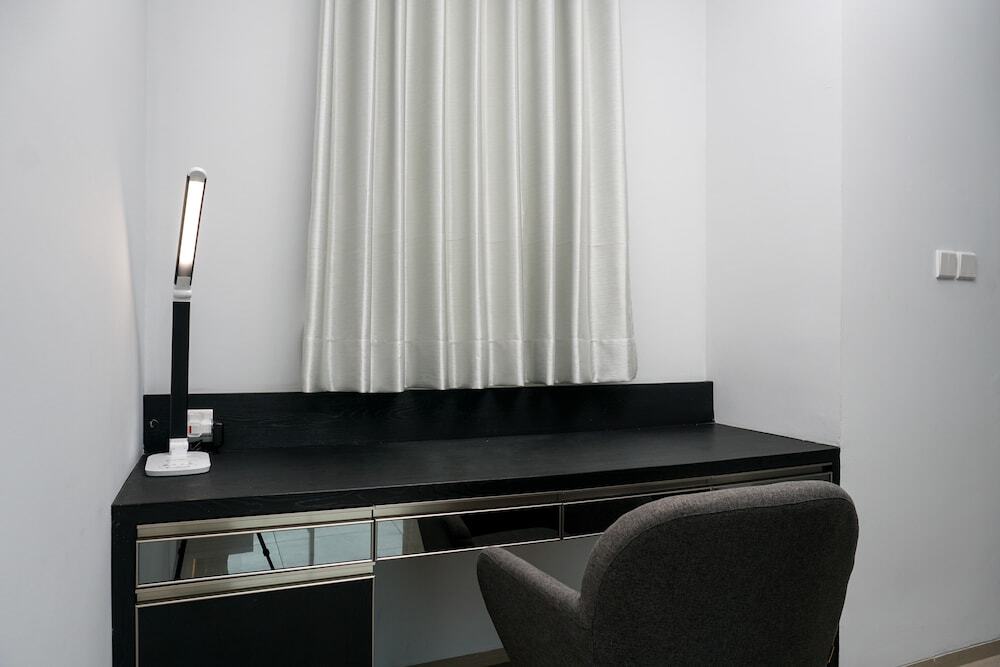 Джакарта: Modern 2BR Apartment at Citra Lake Suites