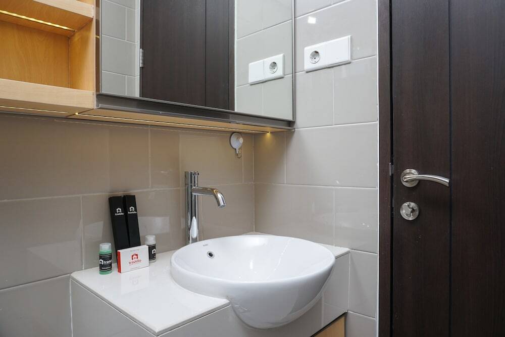 Джакарта: Modern 2BR Apartment at Citra Lake Suites