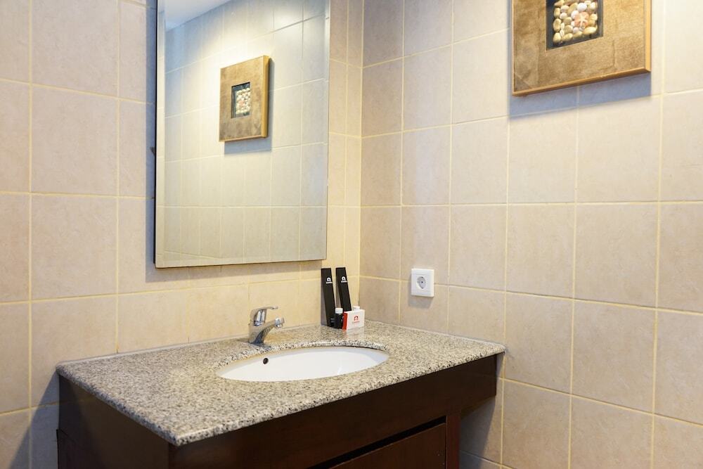 Джакарта: Ancol Marina 1BR Queen Bed Tower A