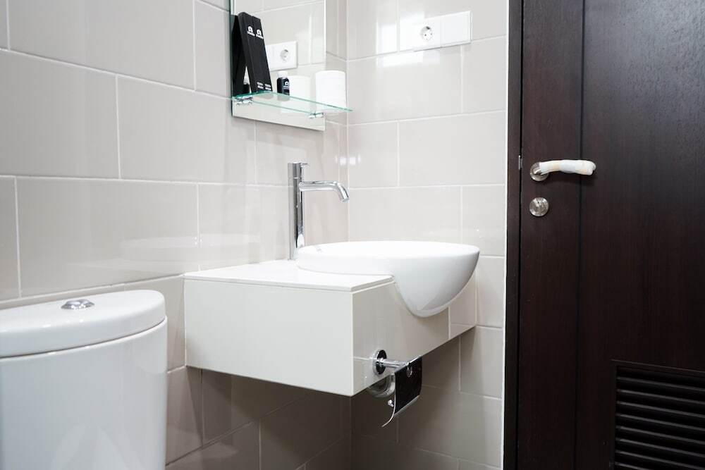 Джакарта: 2BR Luxury Citra Lake Suites Apartment