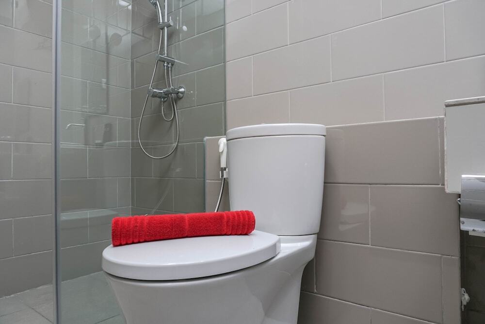 Джакарта: 1BR Luxury Citra Lake Suites Apartment
