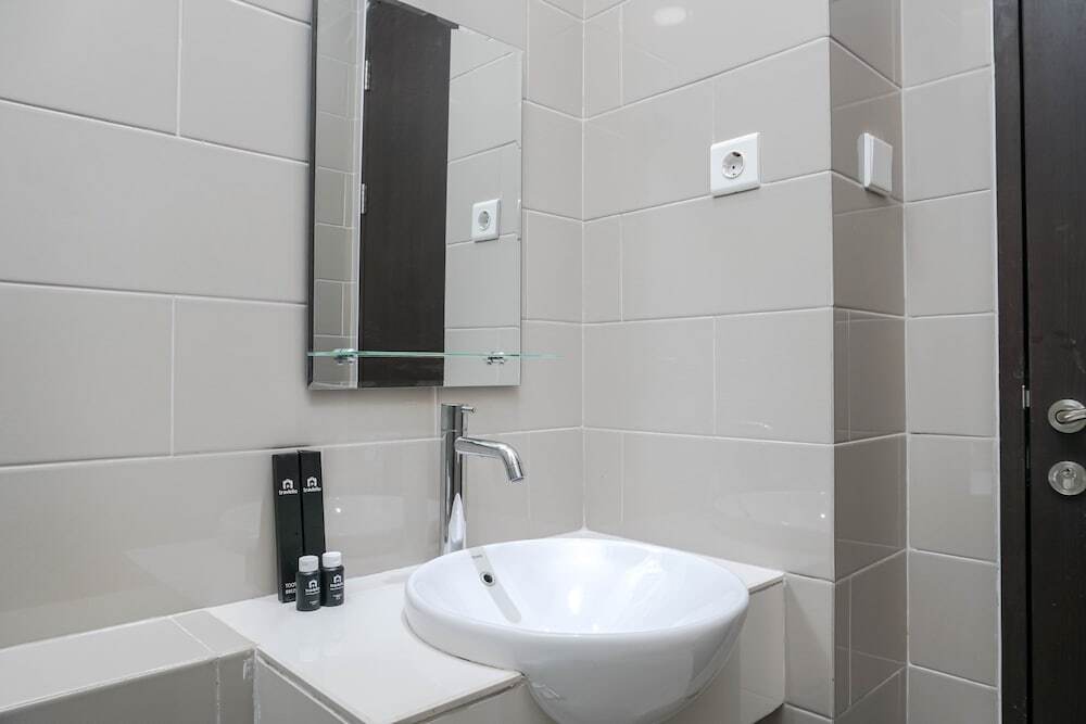 Джакарта: 1BR Luxury Citra Lake Suites Apartment