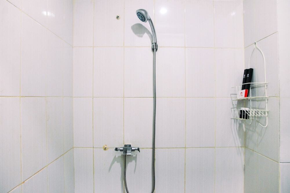Южный Тангеранг: Best Location Studio Easton Apartment
