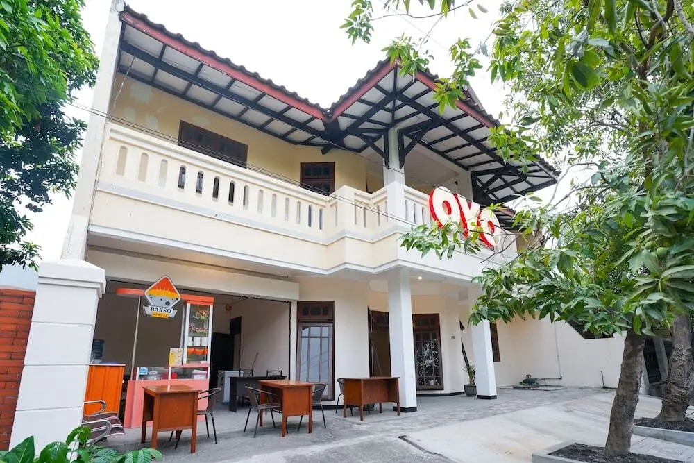 Сурабая: OYO 1374 Semampir Residence at Ahmad Yani