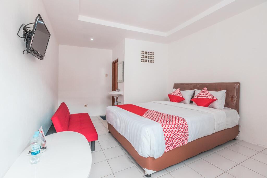 Бекаси: OYO 947 Angel Home Stay Syariah