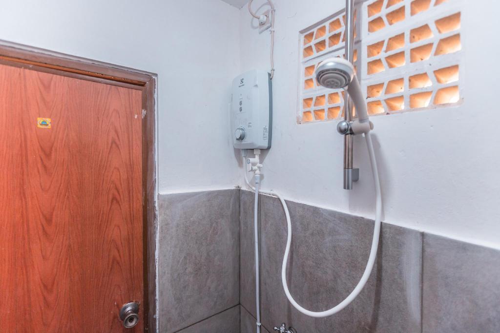 Бекаси: OYO 947 Angel Home Stay Syariah
