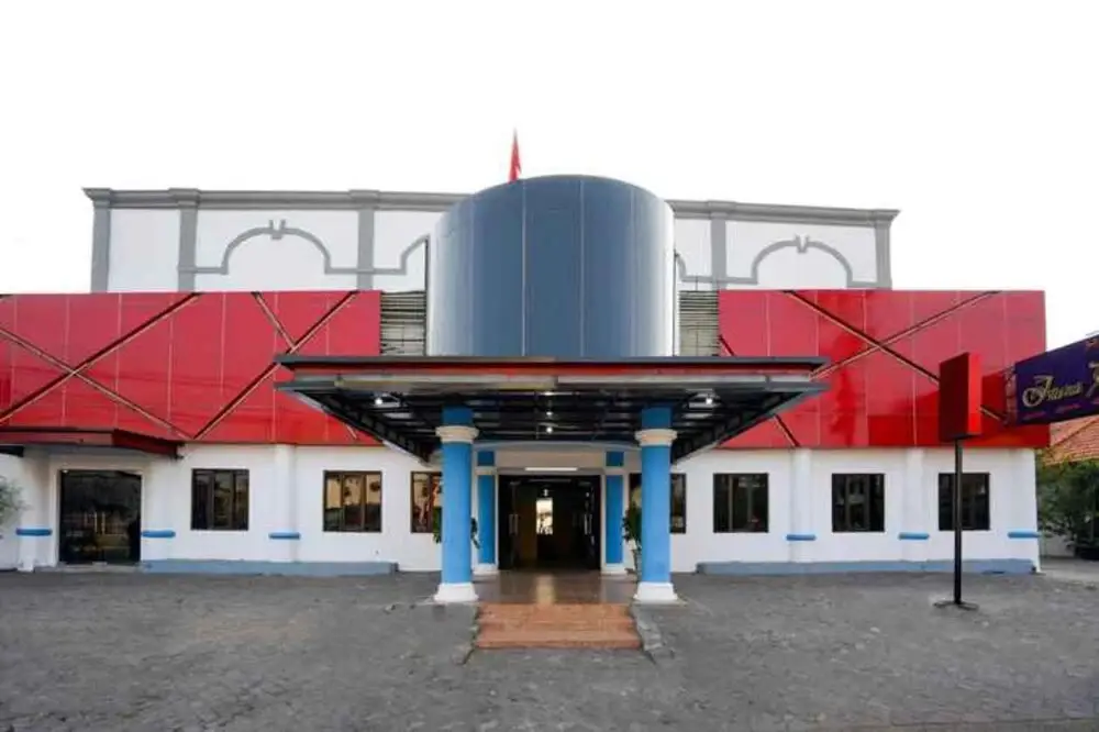 Сурабая: Hotel Istana Permata Dinoyo