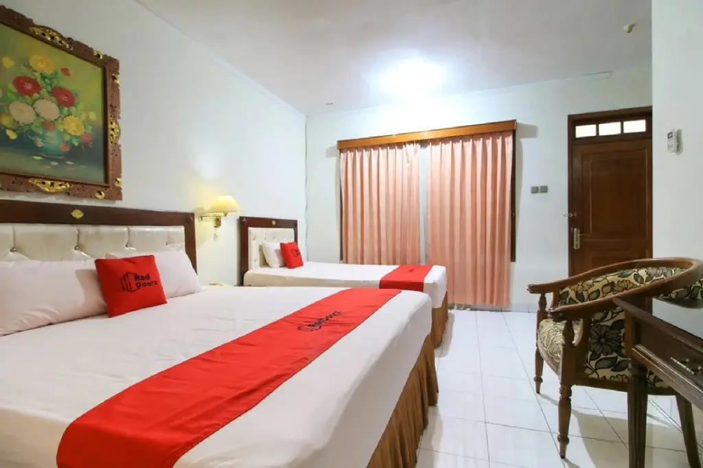 Клатен: RedDoorz near Klaten Train Station