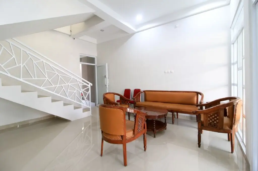 Клатен: RedDoorz near Klaten Train Station