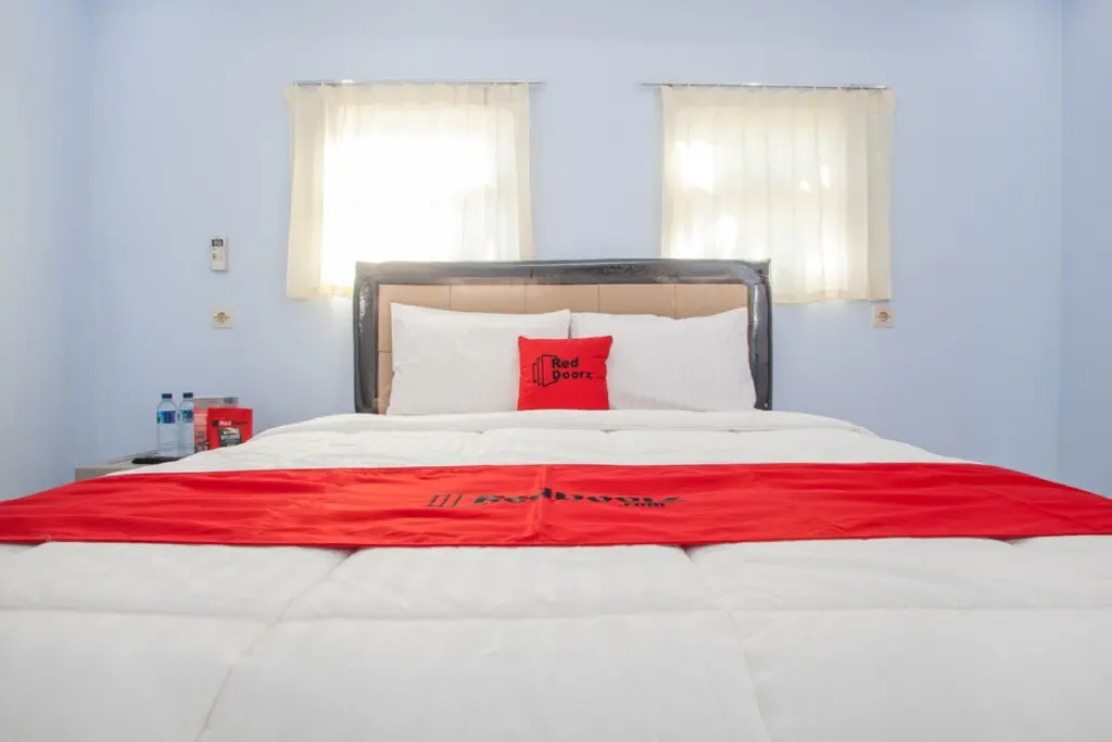 Баньюванги: RedDoorz near Banyuwangi Kota Train Station