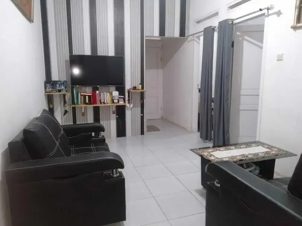Цисурупан: ADK Papandayan Homestay & Tour