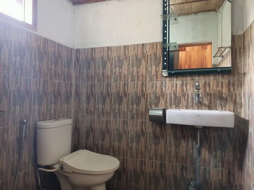 Цисурупан: ADK Papandayan Homestay & Tour