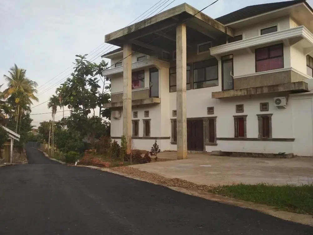 Джамби: Almira Homestay