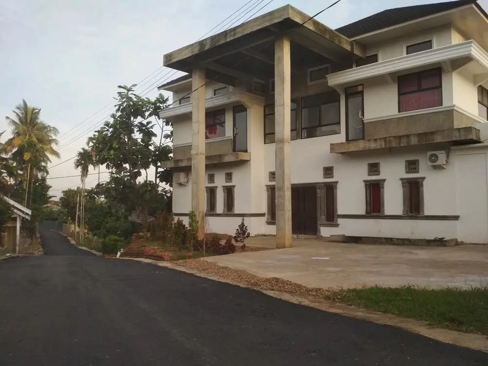 Джамби: Almira Homestay