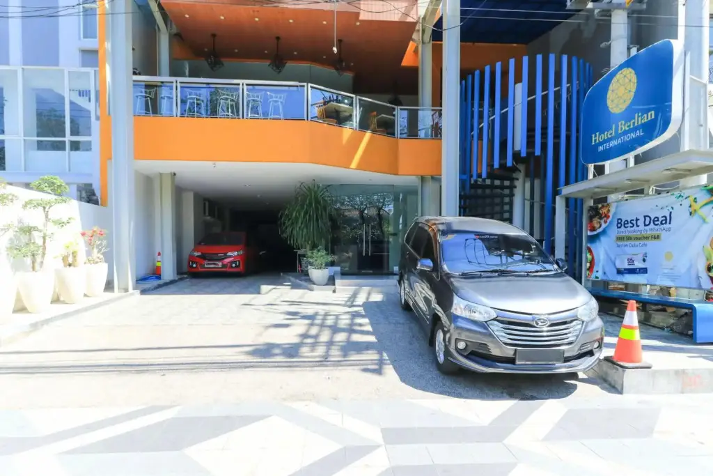 Сурабая: Hotel Berlian International
